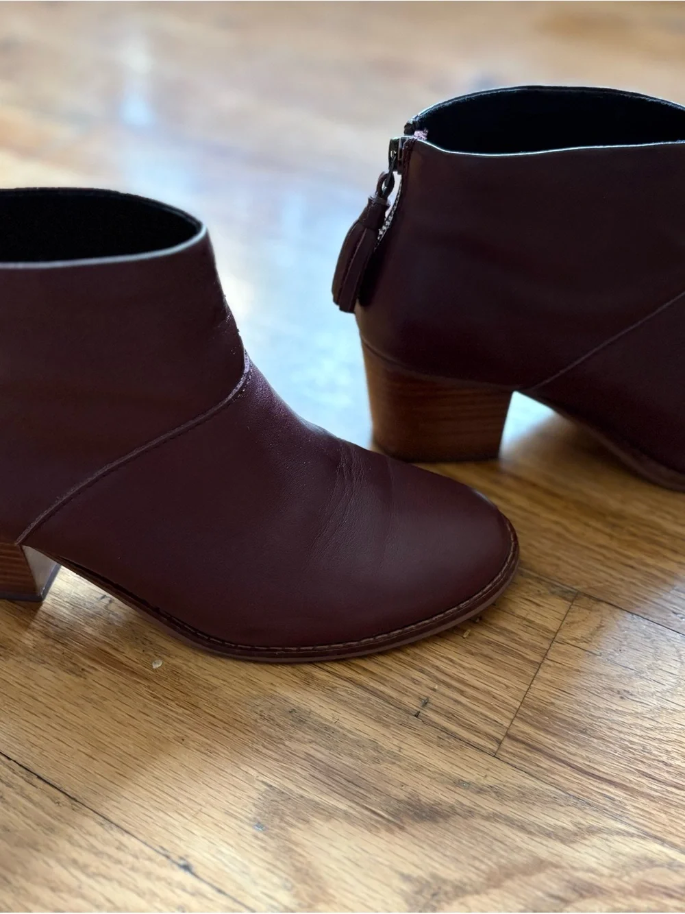 Toms Women's Wine Leather Ankle Boot